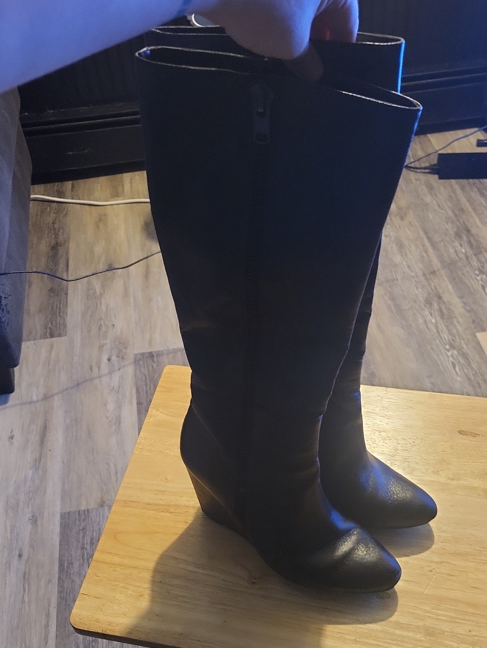Steve Madden🖤 Women's Classic Chic Black Leather Wedge Knee-High Boots - Picture 3 of 6